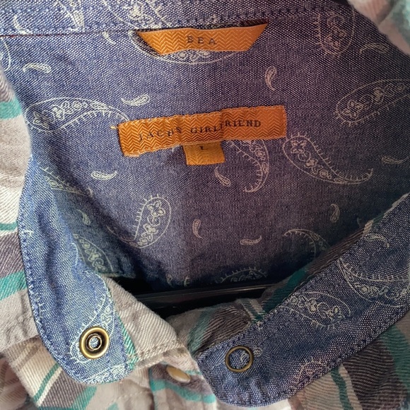 Zachs Girlfriend Flannel - Picture 4 of 7